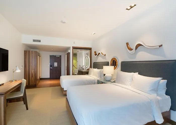 Deluxe Queen Room